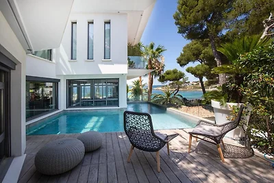 Luxury Seafront Villa with 2 Private Pools