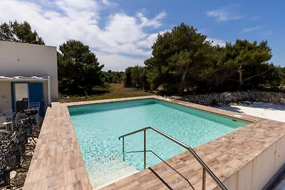 Casa vacanze in stile isolano con piscina a F...