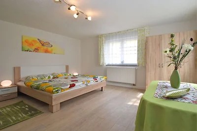 Apartment in Lichtenhain mit Garten