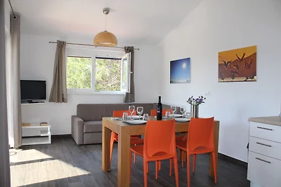 Geräumige Ferienwohnung mit Innenhof in Veli...
