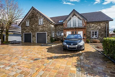 Grazioso cottage a Waimes vicino a...