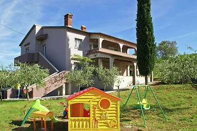 Wohnung in Rakalj mit Garten