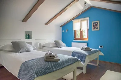 Uriges Ferienhaus in Risika mit Whirlpool
