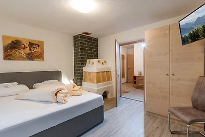 Ferienhaus mit Bergblick und Garten in Fügen