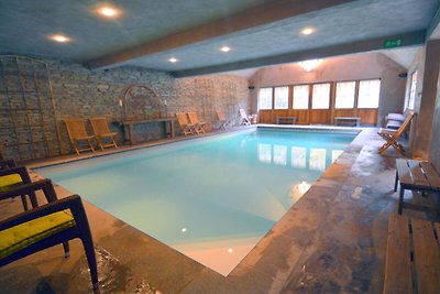 Luxuriöse Mühle mit Hallenbad in den Ardennen