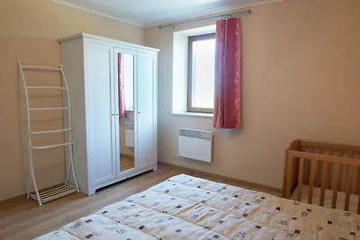 Cottage a Comont con giardino