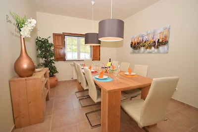 Luxuriöse Villa mit tollem Außenpool