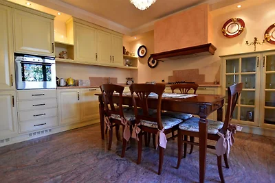 Luxuriöse Villa in der Lombardei mit...