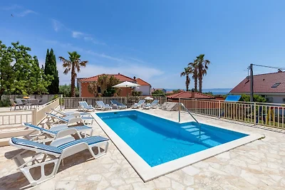 Moderne Villa mit privatem Swimmingpool in...