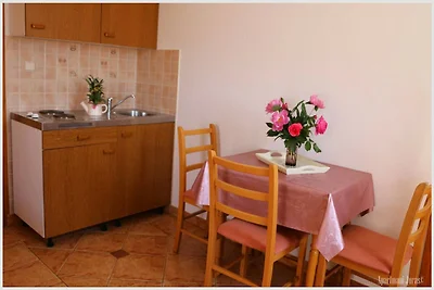 Apartments Juras - Studio Apartment with Balc...