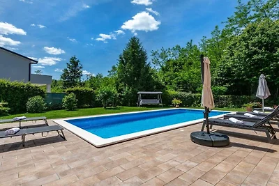 Villa in Santalezi mit Schwimmbecken