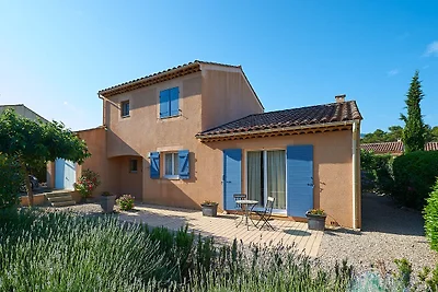 Villa con lavastoviglie, in un ambiente verde