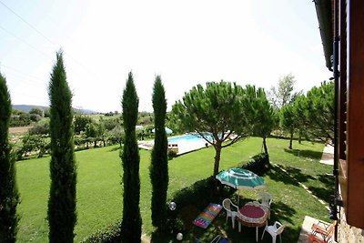 Chic Holiday Home in Cortona with Swimming...