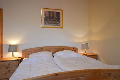 Geräumiges Obergeschoss Apartment nahe Wald