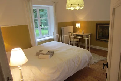 Schloss in Bastogne mit Garten