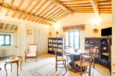 Splendida villa con piscina in comune a...