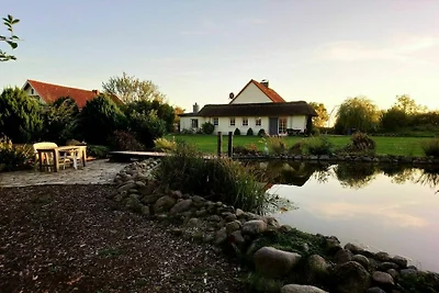 Naturhäuschen mit Teich