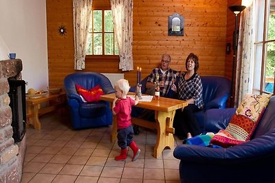 Gemütliches Chalet mit Kamin in Waldgebiet