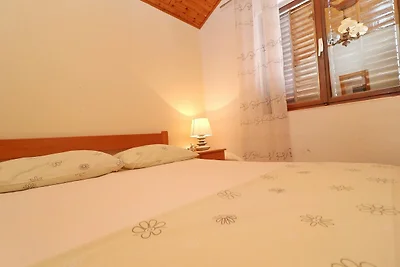 Apartments Peselj-One Bedroom Apartment with ...