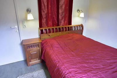 Luxuriöse Villa mit Innenpool