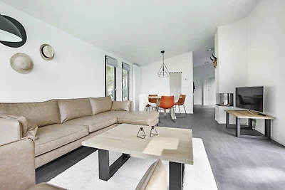 Modernes Chalet mit Smart TV, direkt am Wald