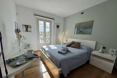 Prachtig licht appartement met 2 balkons