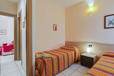 Appartamento vicino al mare con patio