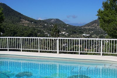 Rustig gelegen vakantie villa, met prive zwem...