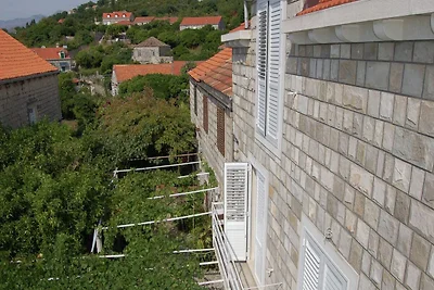 Wohnung in Dubrovnik mit Garten
