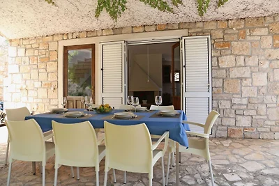 Charmantes Ferienhaus mit Terrasse in...