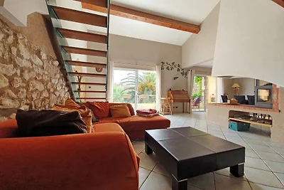 Geräumige Villa mit privatem Pool und Sauna