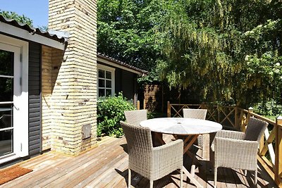 Sonniges Ferienhaus in Vejby mit Terrasse