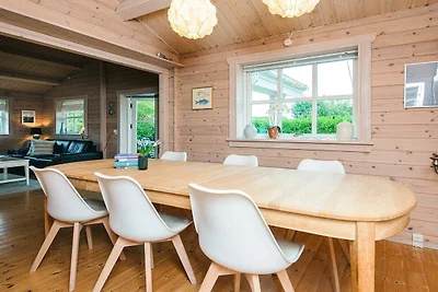 4 Personen Ferienhaus in Egå