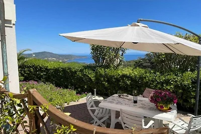 Wohnung in Capoliveri mit Garten