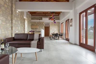 Villa in Arkadi mit Pool und Liegest�hlen