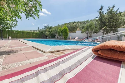 Moderne Villa mit privatem Pool