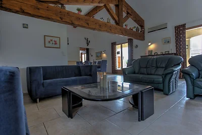 Villa moderna con piscina privata