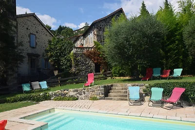 Ruhiges Ferienhaus mit Pool in der Ardèche