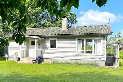 6 Personen Ferienhaus in LJUNGSKILE-By Traum