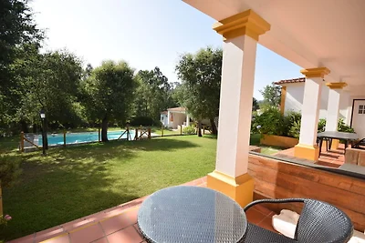 Luxuriöse Villa mit tollem Außenpool