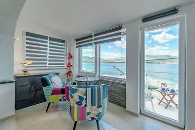 Apartment in Arbanija mit Terrasse
