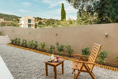 Elegante Familienvilla mit Pool in Syvota