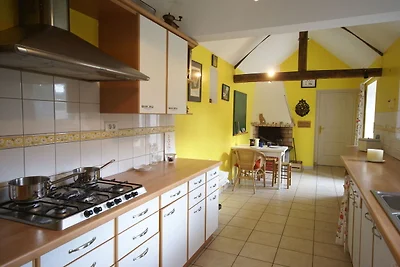 Geräumiges Ferienhaus mit eingezäuntem Teich