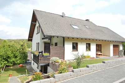 En zeer ruime benedenwoning in een prachtige