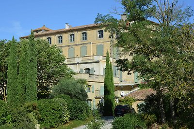Angenehme Villa in Alzonne mit Terrasse, Gart...