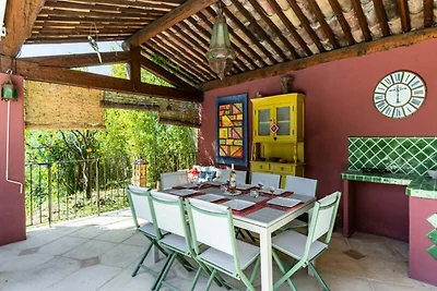 Villa bei Nizza mit Pool und Garten