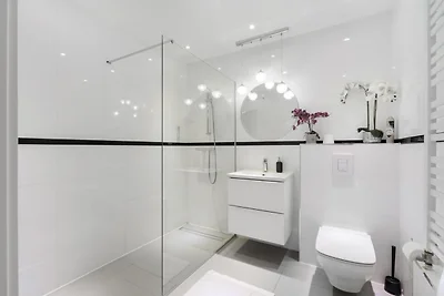 Spacious Central Warsaw Apartment