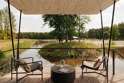 Wellness-Lodge mit Sauna in einem Ferienpark