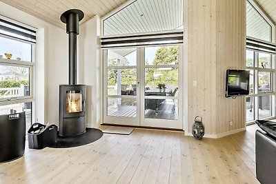 Modernes Ferienhaus auf Jütland mit überdacht...