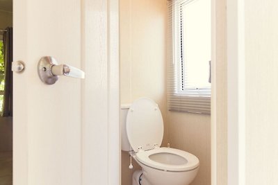 Gemütliches Chalet an einem Teich gelegen, di...